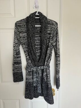 Suzy Shier Black and Gray Marl Open-Front Belted Cardigan